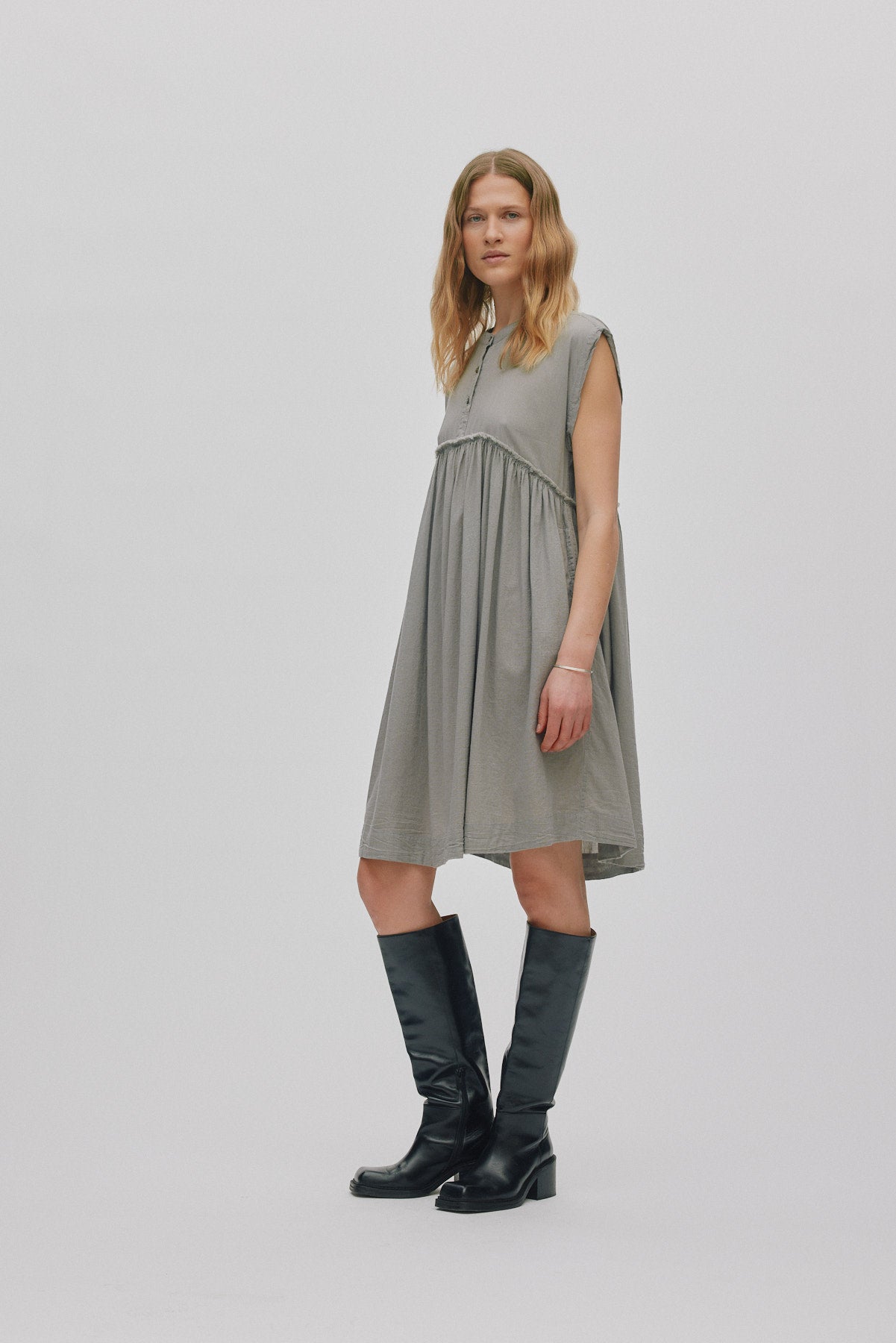 Devina - Cotton dress I Cement 3 - Rabens Saloner