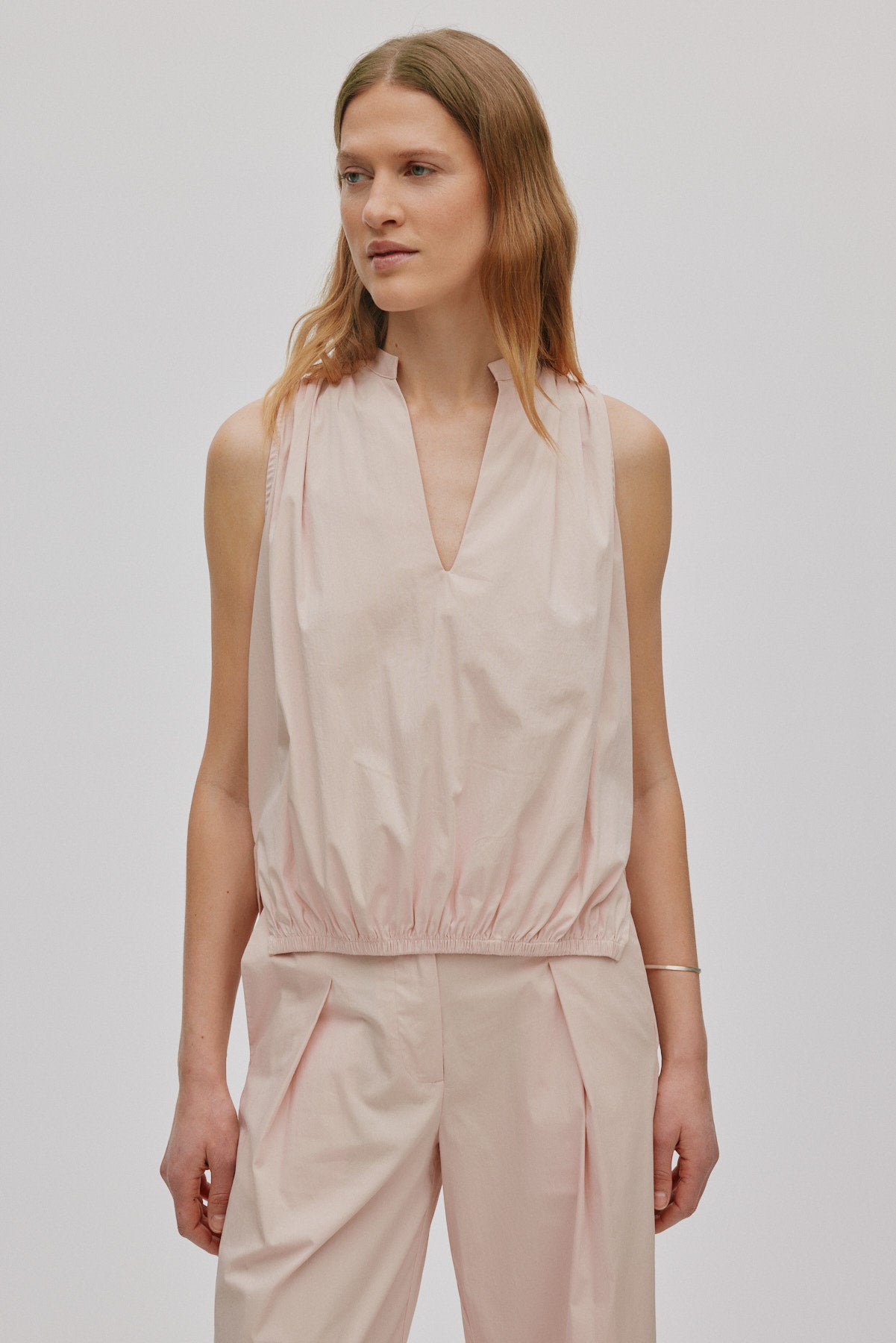 Ingeborg - Papery sleeveless blouse I Powder 2 - Rabens Saloner
