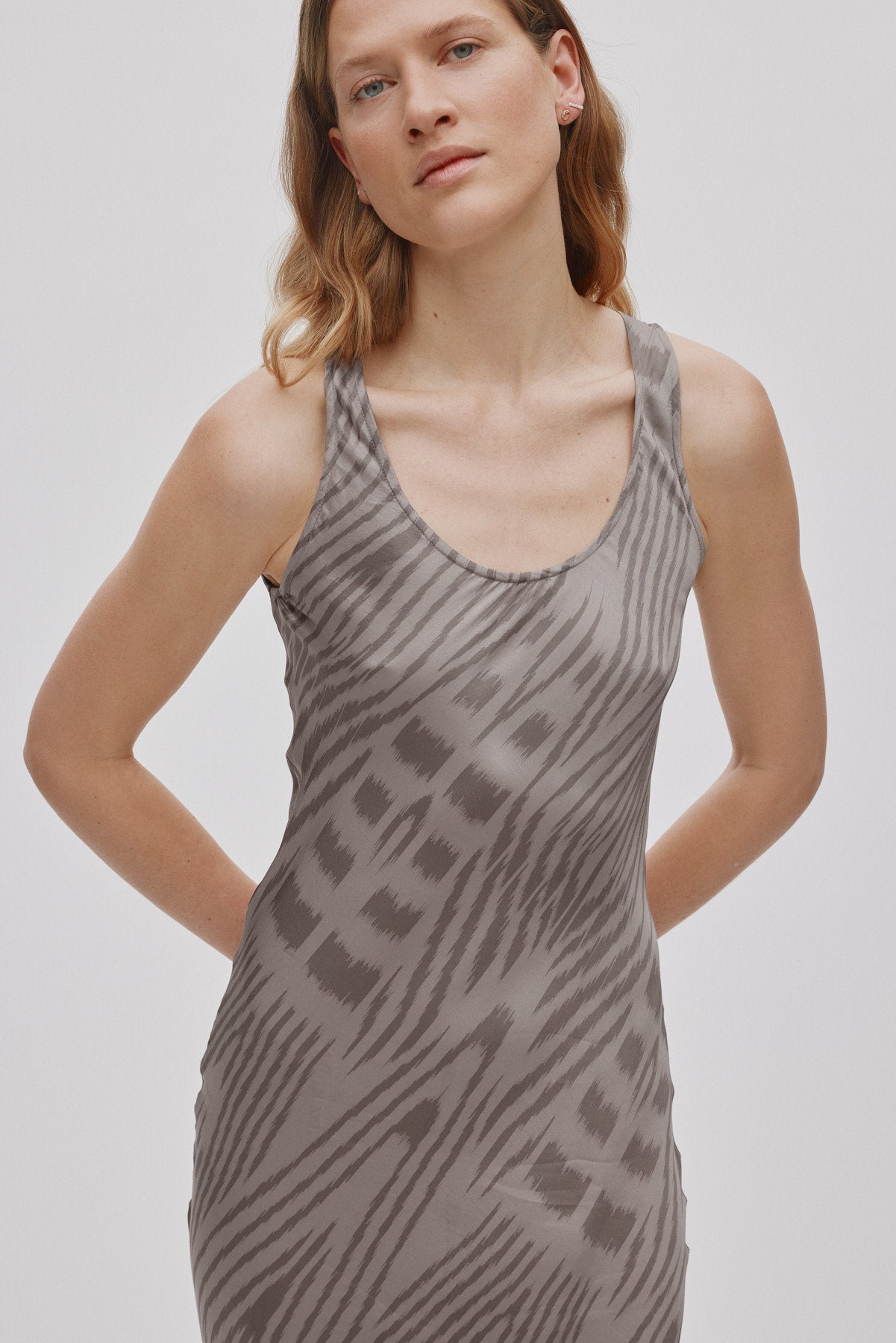Lavan - Ombre ikat bias dress I Asphalt combo 2 - Rabens Saloner