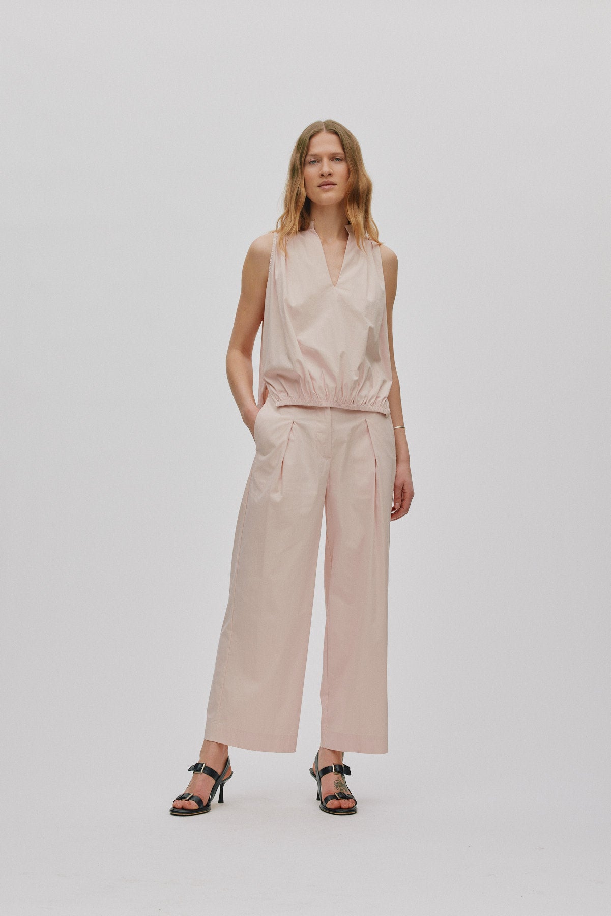 Ingeborg - Papery sleeveless blouse I Powder 3 - Rabens Saloner
