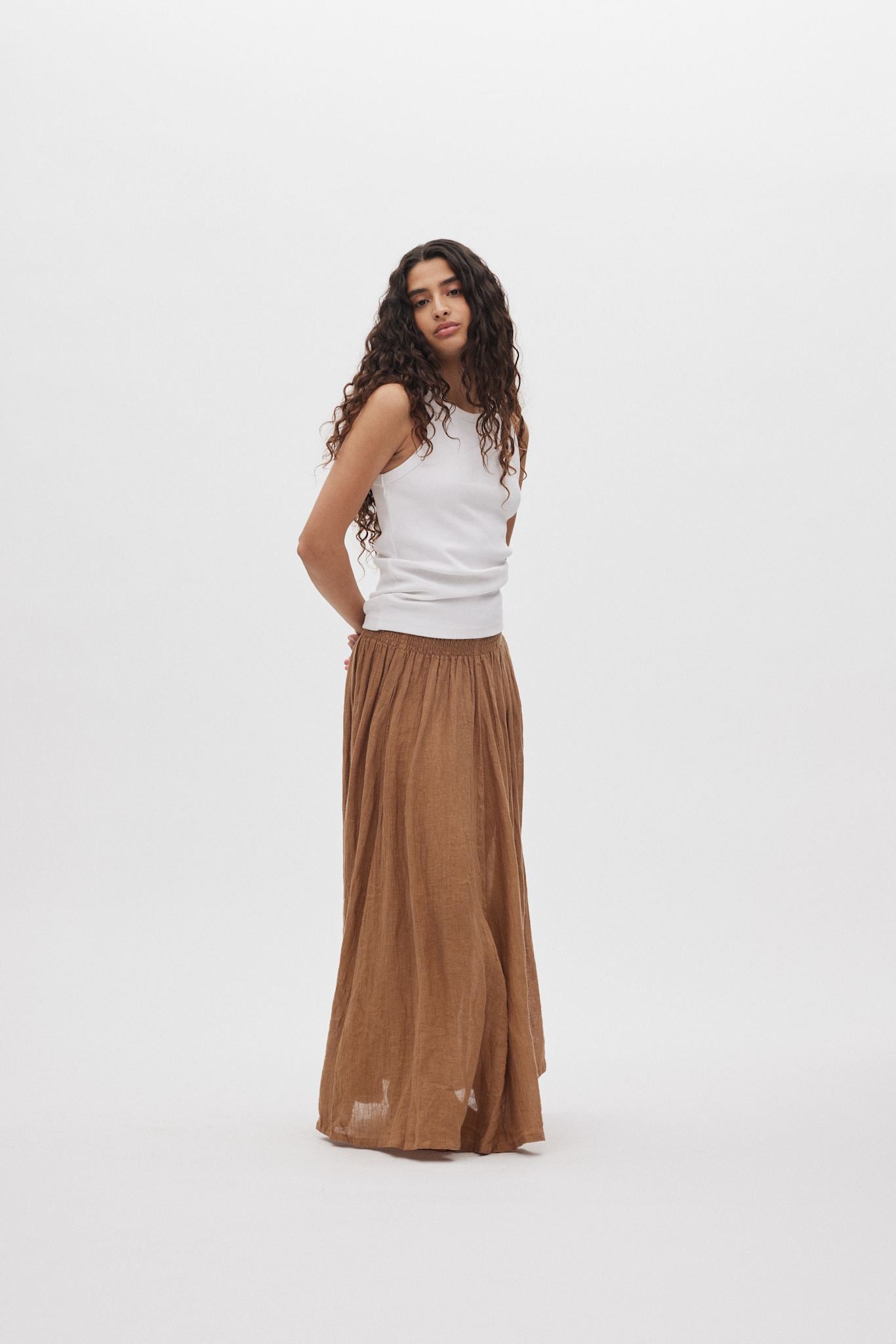 Jumana - Crinkled flared skirt I Walnut 4 - Rabens Saloner