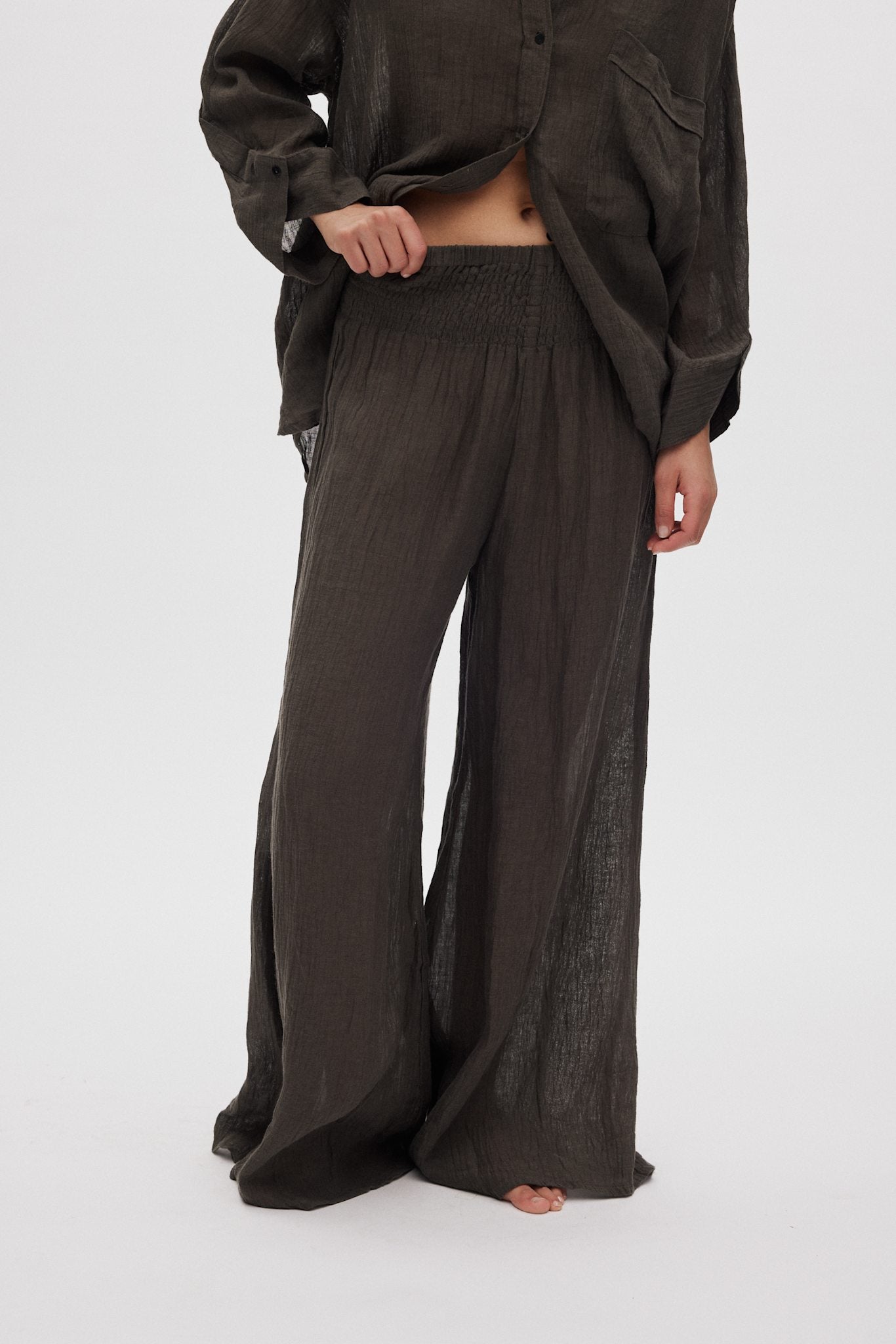 Karam - Crinkled wide leg pants I Faded black 5 - Rabens Saloner