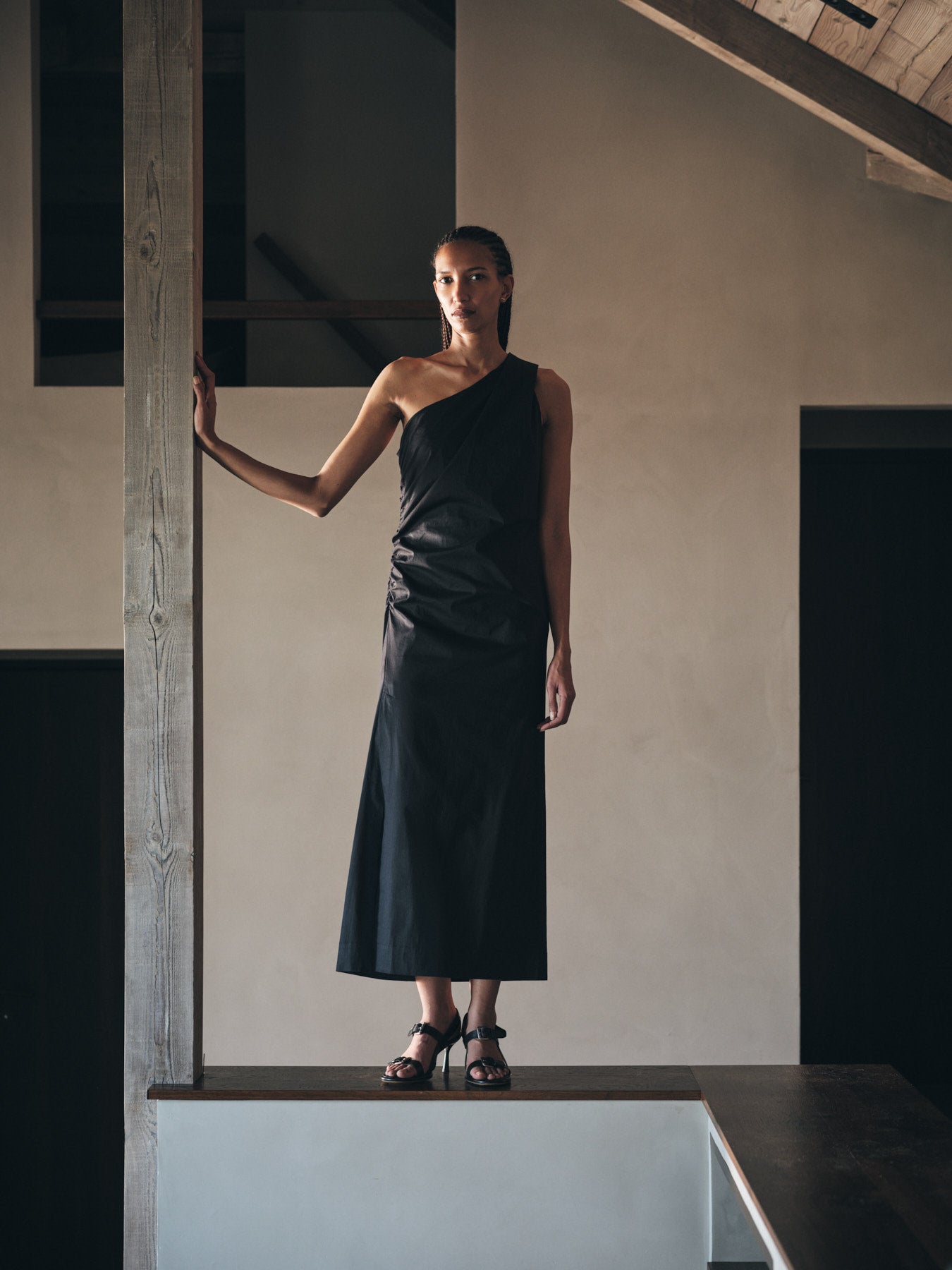 Aryana - Papery one shoulder long dress I Black Black XS 10 - Rabens Saloner
