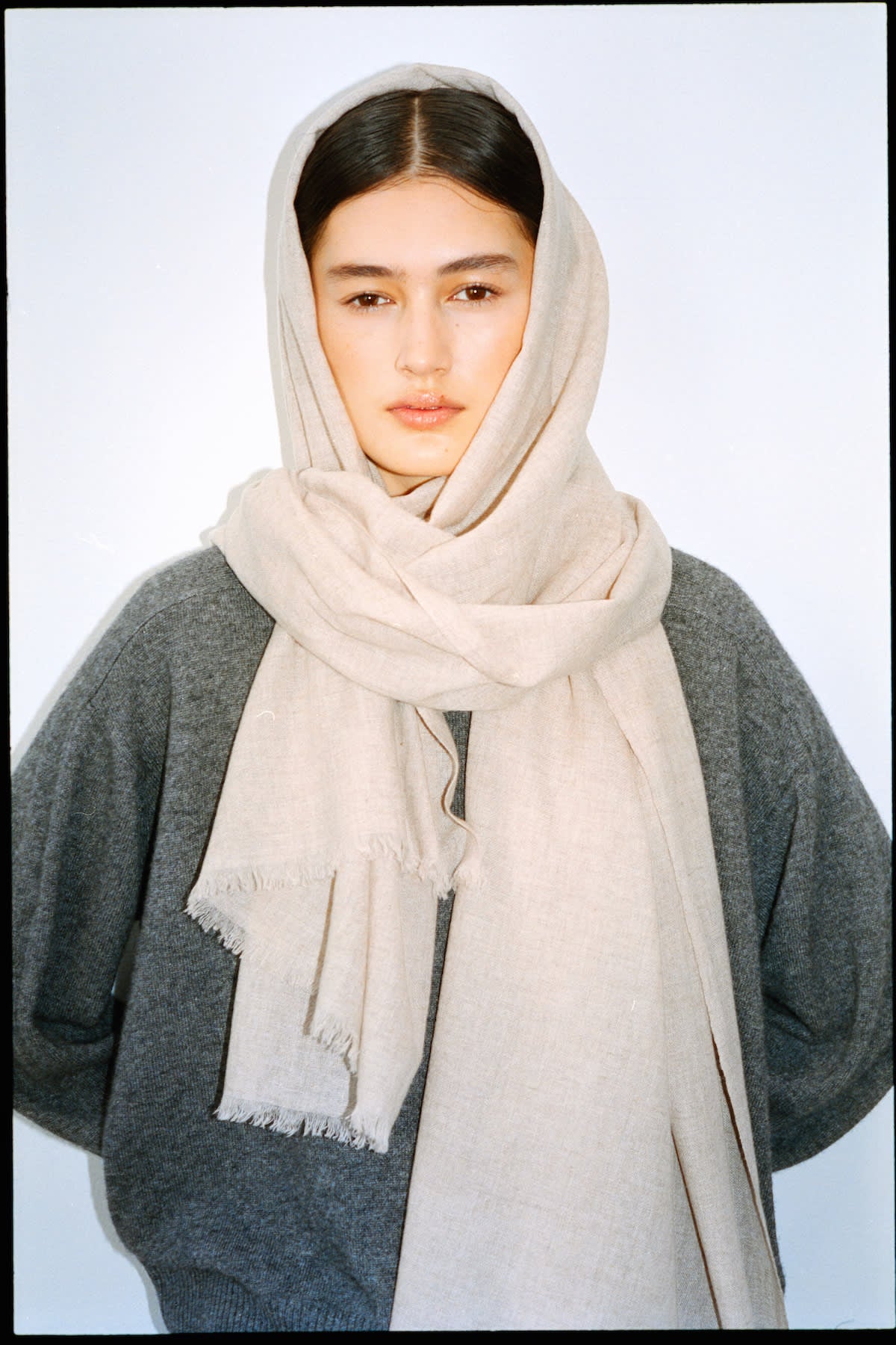 Caroliva - Wool cash scarf I Oatmeal melange 2 - Rabens Saloner